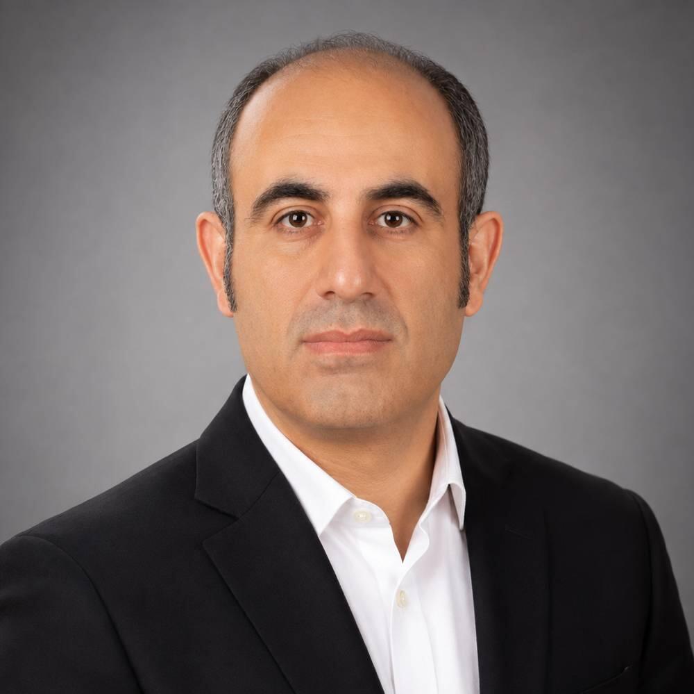 آرش باقری